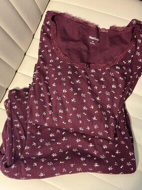 NWOT Gap Pointelle Plum Pajamas - Size XL